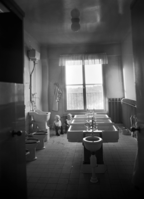 Fredrik Eens Minne, hem för ensamma mödrar.
Toalett och tvättrum, interiör.