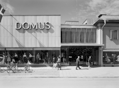 Domus, fasad av varuhus
Exteriör