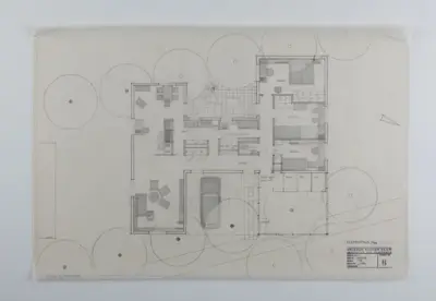 H55, elementhus.
Bo med bil, plan.