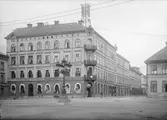 Lodénska huset vid Stora torget mot Svartbäcksgatan, Uppsala 1901 - 1902