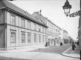 Svartbäcksgatan från Klostergatan, Dragarbrunn, Uppsala 1901 - 1902