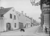 Övre Slottsgatan från S:t Johannesgatan, Fjärdingen, Uppsala 1901 - 1902