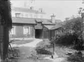 Gårdsinteriör kvarteret Örtedalen, Kungsgatan 15, Dragarbrunn, Uppsala 1908