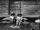 Rolf och Kalle Ärnström, sannolikt Djura, Leksands socken, Dalarna