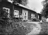 Gårdsmiljö, Magnussons, Gränby, Uppsala sannolikt sent 1920-tal