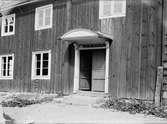 Mangårdsbyggnaden vid Västerlövsta hembygdsgård, Västerlövsta socken, Uppland 1935