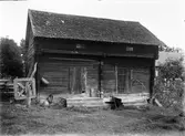 Överkragande dubbelbod - Viktor Jansson, Västra Tvärnö, Hargs socken, Uppland, sannolikt 1920-tal