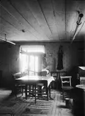 Bostadsinteriör, gamla komministerbostaden, Mälby, Börstils socken, Uppland sannolikt 1920-tal