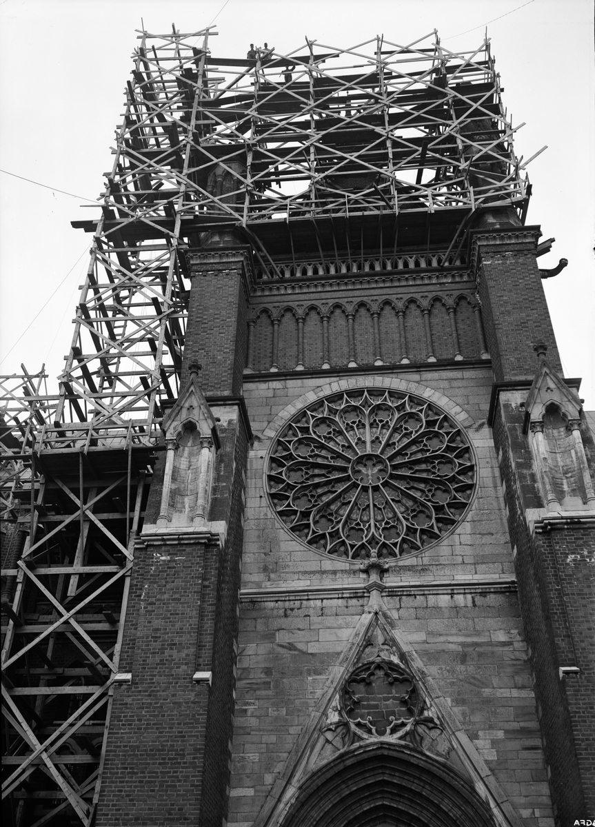 Paul Sandberg, Uppsala domkyrka restaureras 1938
