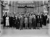Grupp utanför Uppsala domkyrka 1933