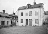 Gårdsinteriör, kvarteret Pistolen, S:t Johannesgatan, Uppsala före 1951