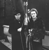 Dop och sjösättning av fartyg 187 M/T Overseas Discoverer. Varvets dåvarande VD med fartygets gudmor.