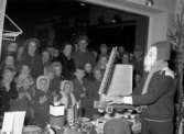 Skyltsöndag i Uddevalla, december 1950