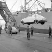 Lastning i Uddevalla hamn i maj 1958 av bilar tillverkade på Saab-fabriken i Trollhättan