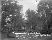 Enligt text på fotot: 