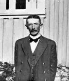 Enligt fotografens journal nr 8 1951-1957: 