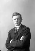 Enligt fotografens journal nr 4 1918-1922: 