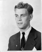 Enligt fotografens journal nr 8 1951-1957: 