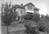 Fastigheten Torp i Stenungsund våren 1927.

