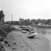 13. Frankrike. Fotojournal finns på B.M.A. + fotoalbum.
Samtidigt förvärv: Böcker och arkivmaterial.
Foton tagna mellan 1959-10-17 och 1959-10-18.
12 Bilder i serie.