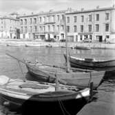 30. Frankrike. Fotojournal finns på B.M.A. + fotoalbum.
Samtidigt förvärv: Böcker och arkivmaterial.
Foton tagna 1959-11-06.
12 Bilder i serie.