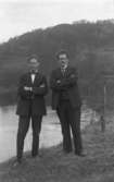 Enl fotografen: Två herrar den 9 april 1926 (114-26 enl fotografens liggare)