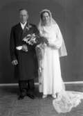 Brudparet Ruth och Gustaf Johansson, pingstafton 30 maj 1936, Långelanda prästgård