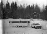 Reklambild för Kabe Karosseri Elit AB. Bilden tagen den 9 februari 1970.
TSOK-stugan, Holmalyckan.