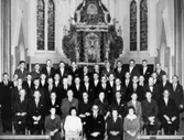 Foto taget i samband med utdelande av minnesgåva till Papyrus personal, 1960.
Längst fram fr.v. Helmy Blom, Majken Andersson, William Tibell,?, Lilly Lundahl. 

Andra raden framifrån fr.v. ?,?,?,?,?, Gunda Lundbäck, Sven Lind, Gunnar Lindström, Östen Lundh,?. 

Tredje raden framifrån fr.v. ?,?,?, Tage Bernhardz,?,?,?,?, Valter Fässberg. 

Fjärde raden framifrån fr.v. Gustaf Johansson,?, Gösta Blom, Evert Johannson, Gustav Adolf Olsson,?,?, Gunnar Nicklasson,?, Åke Nilsson,?,?,?,?. 

Bakre raden fr.v. Birger 