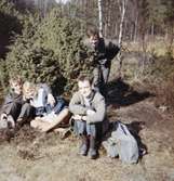 Elever från Streteredshemmet på utflykt.
 Mannen längst fram till höger är Sven-Åke Andersson från Hisings Backa. 1970-tal.