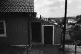 Exteriörbild av bostadshus på Roten M 22 i Mölndals Kvarnby som användts som ateljé, 1972.