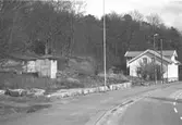Uppfartsväg till hus som skall bevaras på Rådavägen 5, Stensjön, norra sidan. Bilden är tagen 1991.