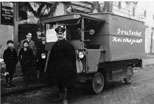 Från folkomröstningen i Saar, januari 1935.  En svensk trupp deltog i övervakningen och ett svenskt fältpostkontor inrättades i Saar.  Tysk posttransportbil i Saar.