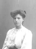 En utav döttrarna till Gustaf Danielsson (disponent på Papyrus 1895-1911).
Han hade tre döttrar som hette Karin, Maja och Greta.
