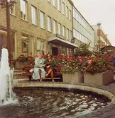 Ragnhild och Rosa i Mölndals Centrum