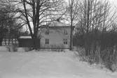 Kvarnfallet 31 i Grevedämmet, hösten 1994. Boningshus av trä, Gröna huset, G-18, uppfört under 1890-talet.