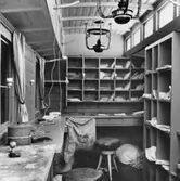 Utställd å nb i Postmuseum. Foto taget 9.2.1955. Postvagn
tillverkad 1873 av HSJ som manskapsvagn för rallarna, som byggde
