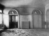 Bottenvåningen, stora vestibulen, västra väggen. Foto 1 mars 1924.