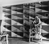 Blivande U.P.U.-rummet på 2 trappor (f.d. rum 4). Konstnären Lennart Rodhe skisserar upp sin väggmålning 