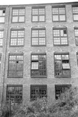 Werners fabriker i Annestorp, Lindome, hösten 1994. Byggnadsdetaljer: Fönster.