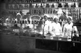 Personalen hos Nicklassons charkuteri, 1930-tal. Charkuteriet låg i 