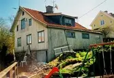 Byggnadsdokumentation inför ombyggnad av bostadshus på Roten M 31, Korndal 7 i Kvarnbyn år 2000. Relaterade motiv: 2004_1207 - 1210
