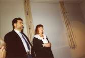 Staffan Bjerrhede och Mari-Louise Olsson på Mölndals museum, familjesöndagen den 25 oktober 1992.
Under söndagen kunde man delta i barnverkstad med käpphästtillverkning, se på modevisning med gamla baddräkter och lyssna på en paneldiskussion om 