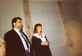 Staffan Bjerrhede och Mari-Louise Olsson på Mölndals museum, familjesöndagen den 25 oktober 1992.
Under söndagen kunde man delta i barnverkstad med käpphästtillverkning, se på modevisning med gamla baddräkter och lyssna på en paneldiskussion om 