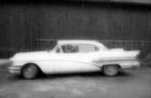 Buick - en 1950-tals bil, fotad från sidan. Bilden togs i samband med utställningen 