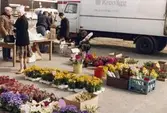 Torghandel vid Uddängstorget i Åby, Mölndal, på 1970-talet.