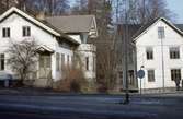 Hus längst upp på Frölundagatan i Mölndal, 1970-tal. Notera att Fässbergs kyrka skymtar i bildens övre vänstra hörn.