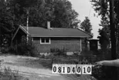 Byggnadsinventering i Lindome 1968. Greggered 3:72.
Hus nr: 081D4010.
Benämning: fritidshus och gäststuga.
Kvalitet, fritidshus: mycket god.
Kvalitet, gäststuga: god.
Material: trä.
Tillfartsväg: framkomlig.