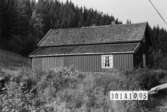 Byggnadsinventering i Lindome 1968. Ålgårdsbacka 1:5.
Hus nr: 301A1005.
Benämning: permanent bostad.
Kvalitet: god.
Material: trä.
Tillfartsväg: framkomlig.