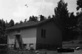 Byggnadsinventering i Lindome 1968. Fagered (3:1).
Hus nr: 559C3022.
Benämning: permanent bostad och garage.
Kvalitet: god.
Material: trä.
Tillfartsväg: framkomlig.
Renhållning: soptömning.